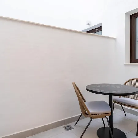 Limehome Calle Victoria Apartment